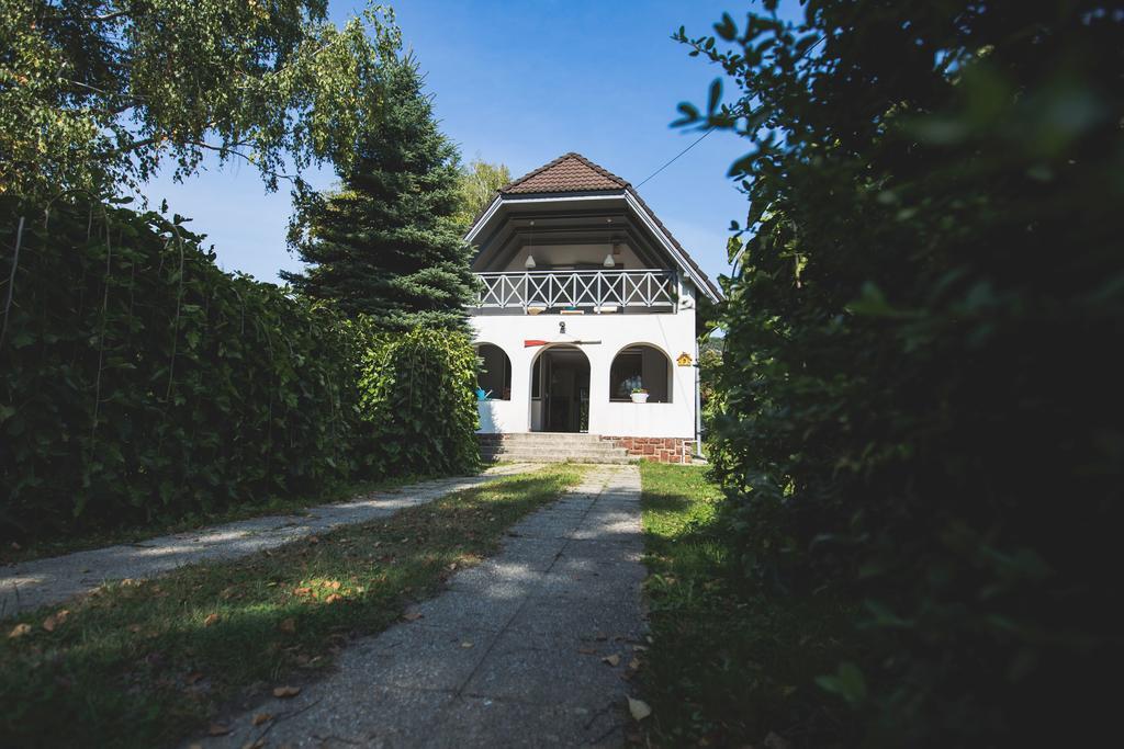 Вилла Csonakos Haz / The Boat House Badacsonyors Экстерьер фото